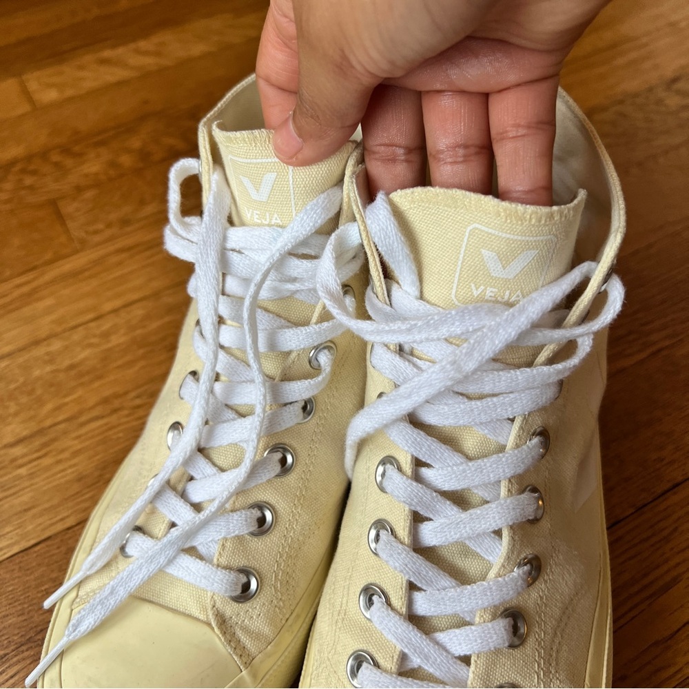 VEJA Women's High-Top Sneakers - Cream - Picture 9 of 11